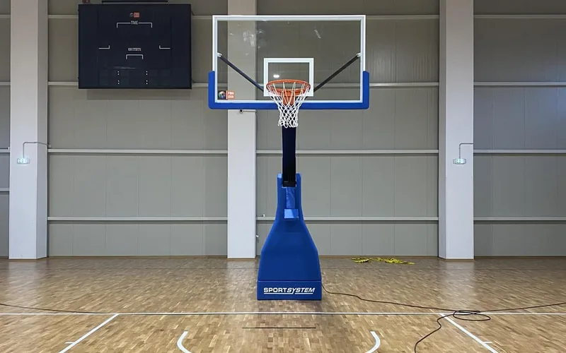 Parchet sportiv — distribuție și montaj regional